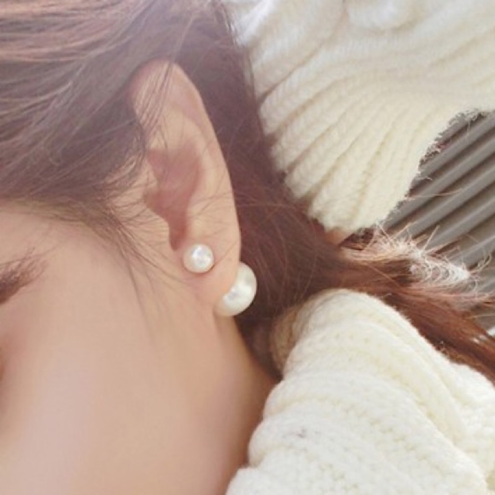 Double pearl earring studs